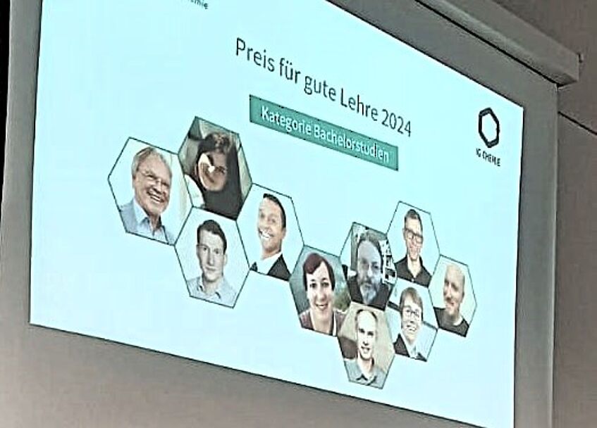 Powerpointslide mit den Bildern der 10 nominierten Personen in der Kategorie Bachelorstudien