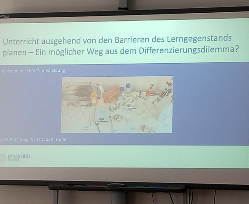 Powerpoint mit der Überschrift des Vortrags